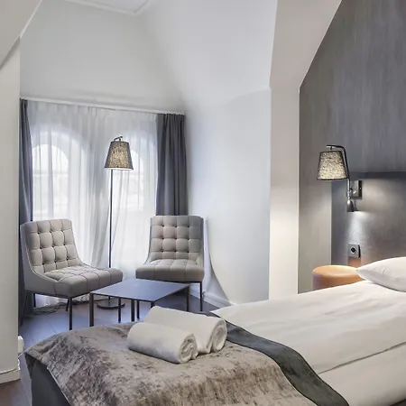 Hotel K7 3*